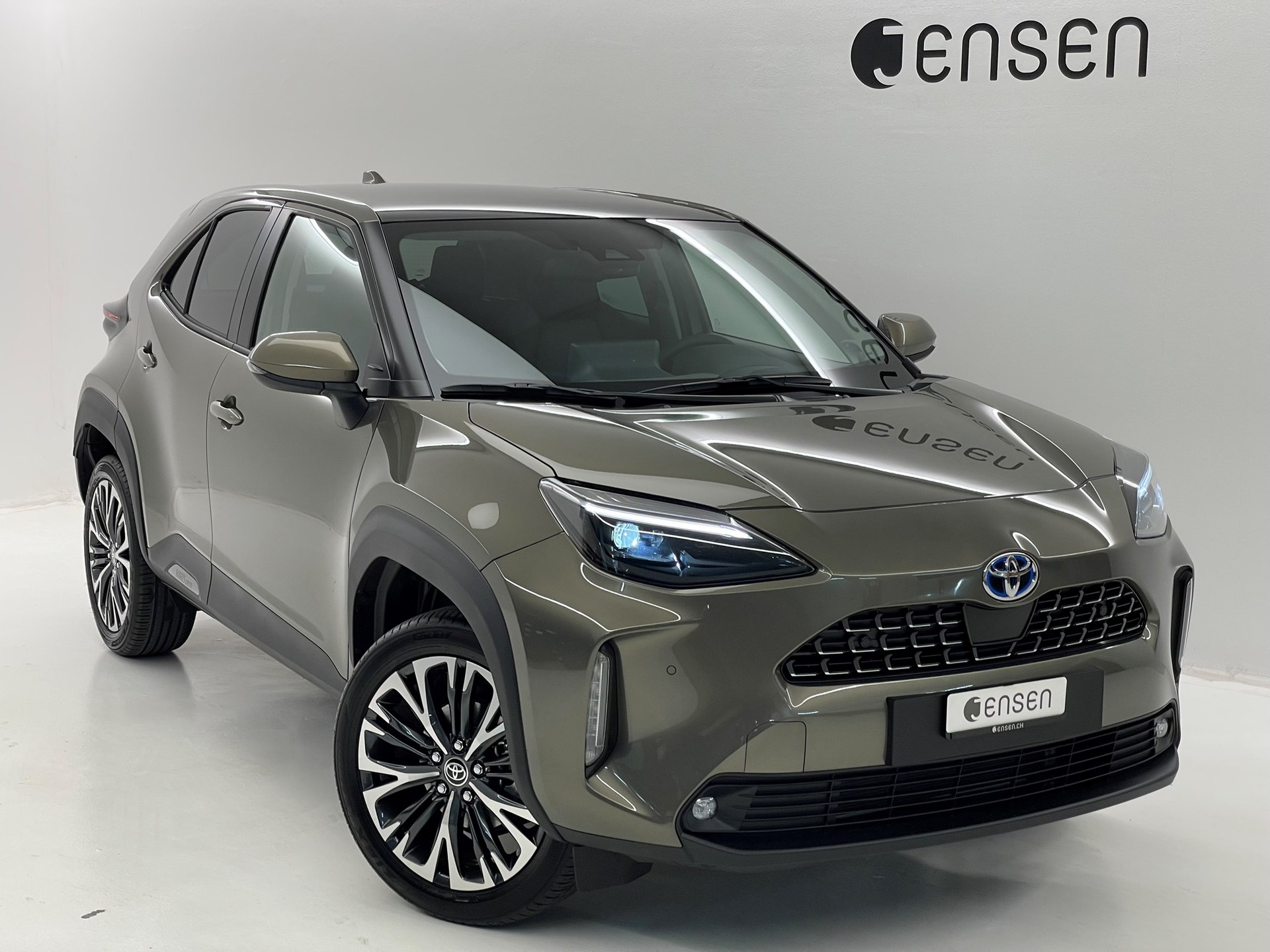 TOYOTA Yaris Cross  Hybrid 1.5 HSD Elegant AWD-i Showroom